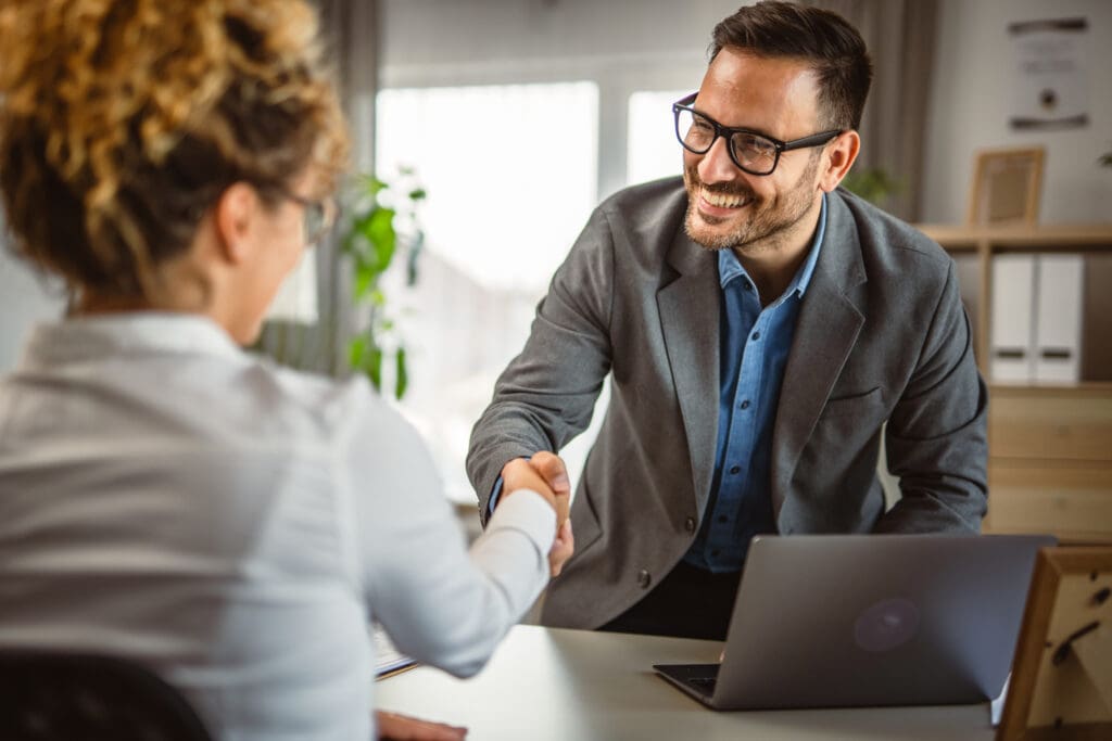 Contact one of our experienced equipment financing and leasing experts at Scale Bank.
